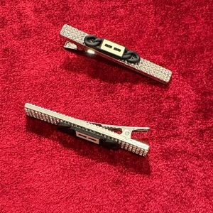 Mui mui Sparkling Silver Hair Clips set of 2 new never worn